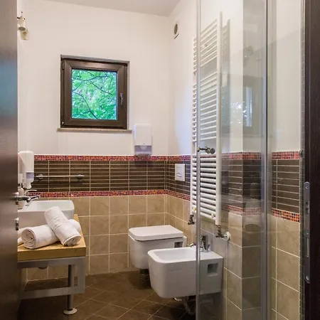 One Love Metropolitan Gardens Studio Апартаменты *