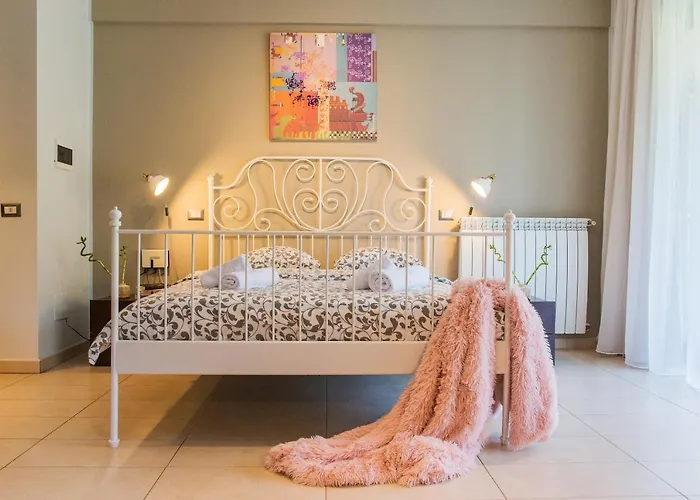 One Love Metropolitan Gardens Studio