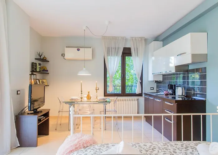 One Love Metropolitan Gardens Studio Bucureşti