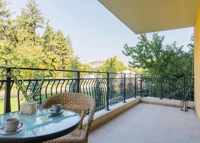 One Love Metropolitan Gardens Studio *